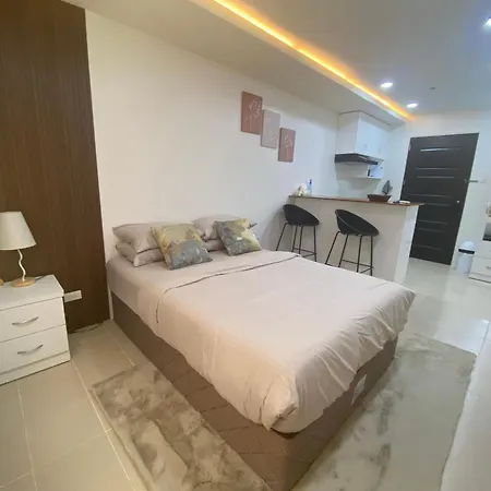 Llames Studios Near Mactan Airport - Rustic & Spacious